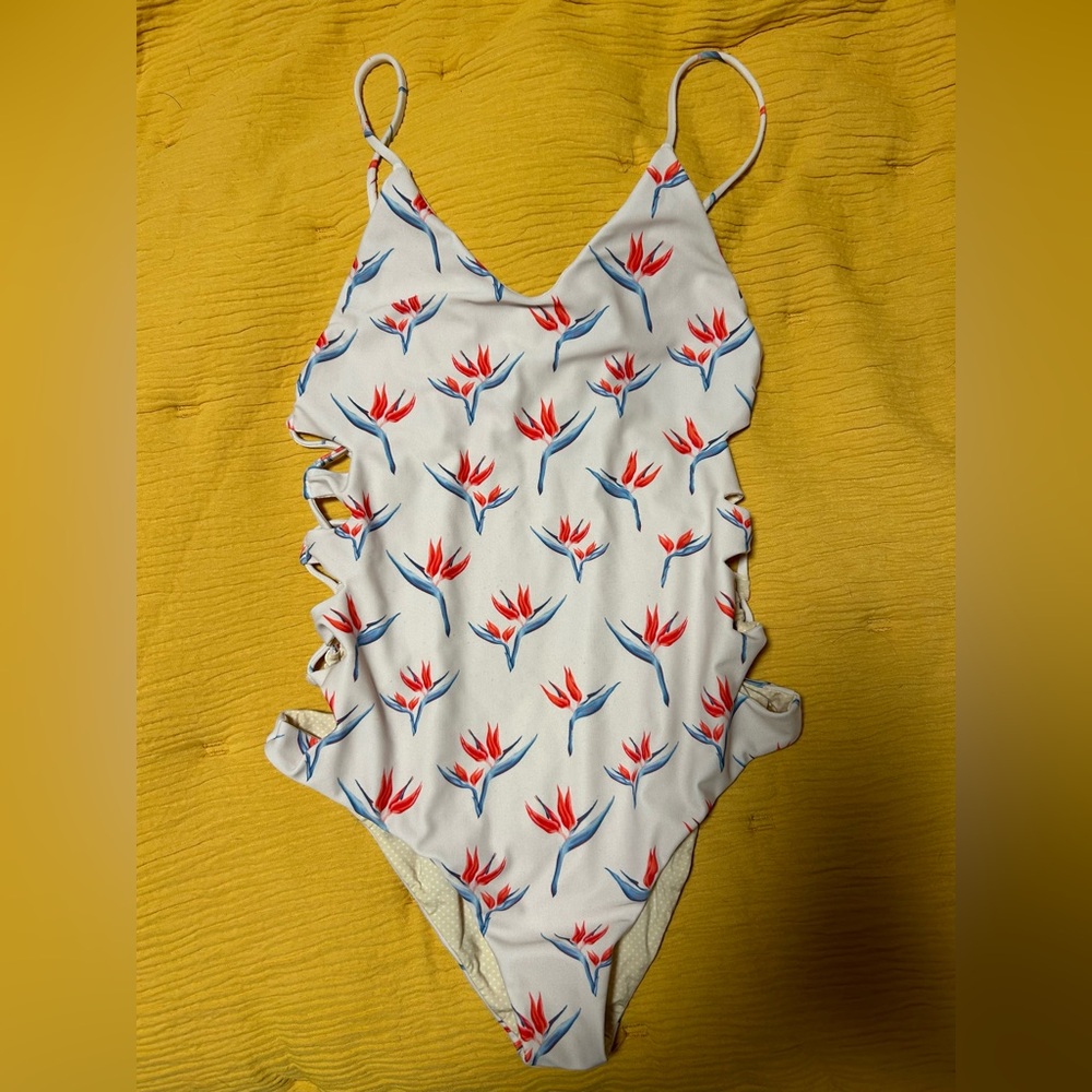 Acacia one piece